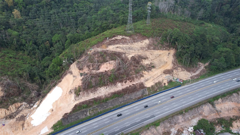 圖為施工現(xiàn)場。 鄧騰亮攝