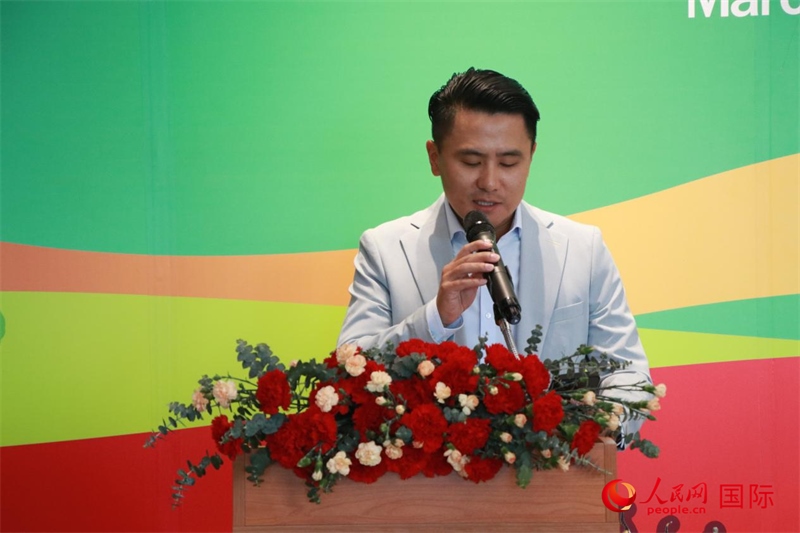 泰國(guó)華人青年商會(huì)會(huì)長(zhǎng)刁刻佳發(fā)表講話。朱瀟逸攝