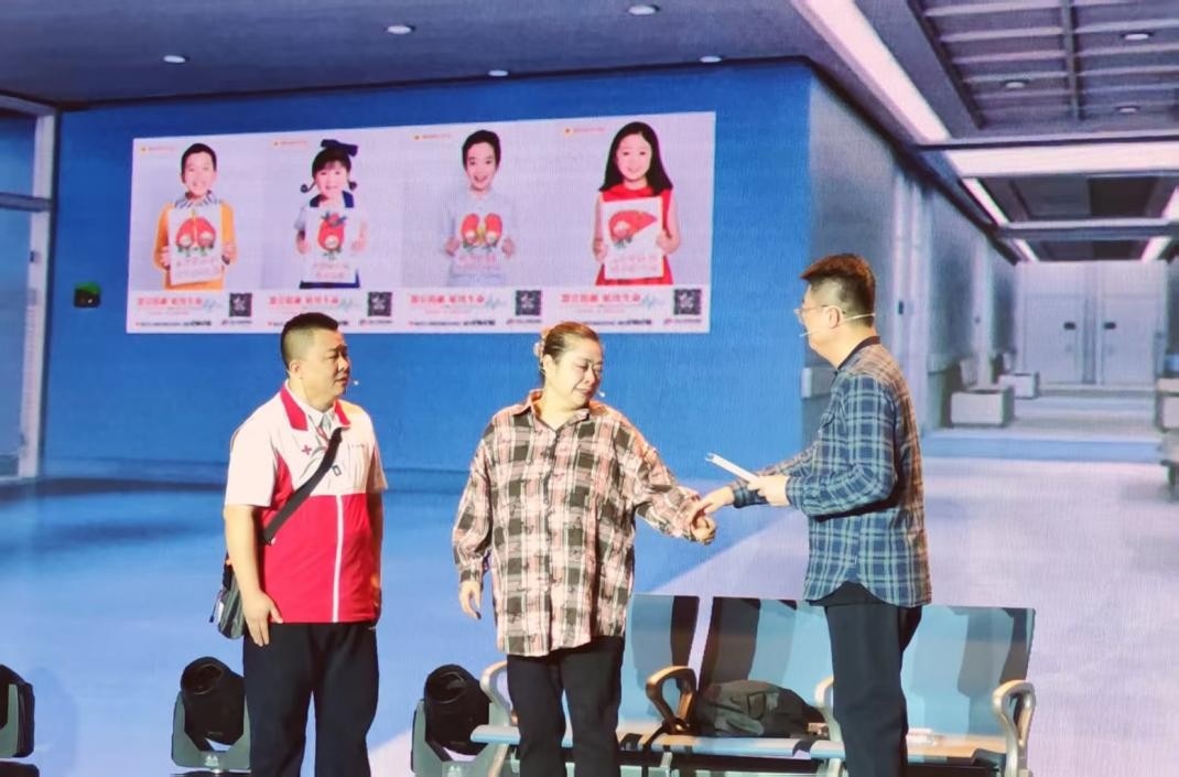 現(xiàn)場表演了由真實故事改編的情景劇。人民網(wǎng)記者 王子鋒攝