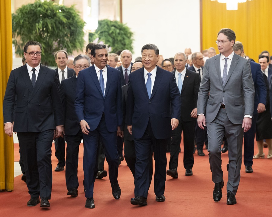 △3月28日上午，國家主席習(xí)近平在北京人民大會堂會見國際工商界代表。