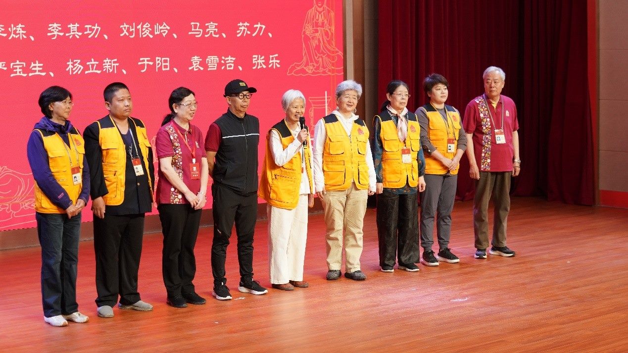 服務(wù)滿二十年志愿者代表發(fā)表感言。故宮博物院供圖