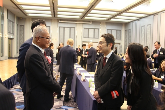 與會嘉賓熱切交流。中國駐福岡總領館供圖