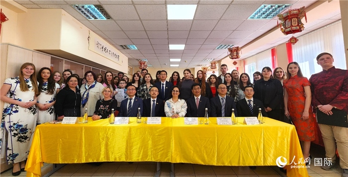 參加中文翻譯比賽全體人員合影。人民網(wǎng)記者 蔡子暢攝