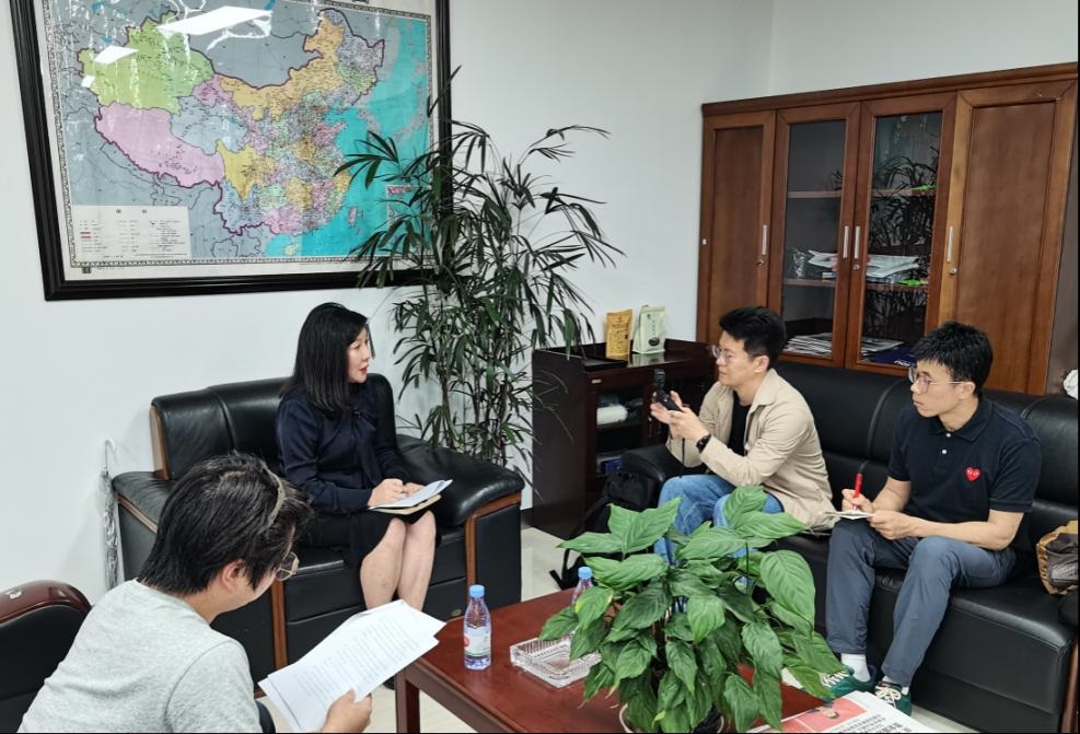 記者采訪企業(yè)跨境物流建設情況。人民網 孫啟凡攝