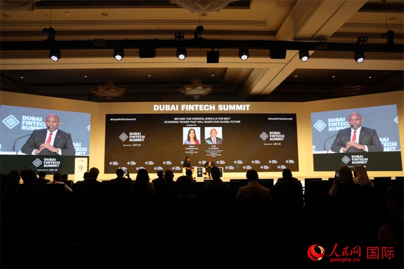 2025迪拜金融科技峰會(huì)期間舉行的對(duì)話活動(dòng)。人民網(wǎng)記者 張志文攝