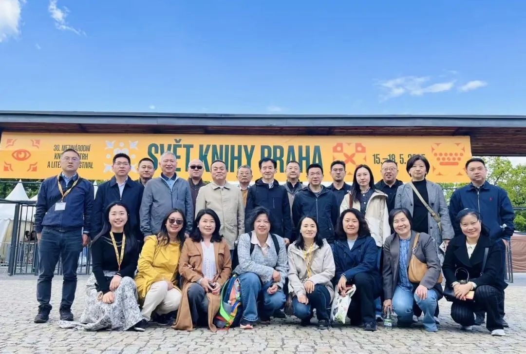 中國(guó)出版界代表團(tuán)合影。圖片均由國(guó)圖集團(tuán)供圖