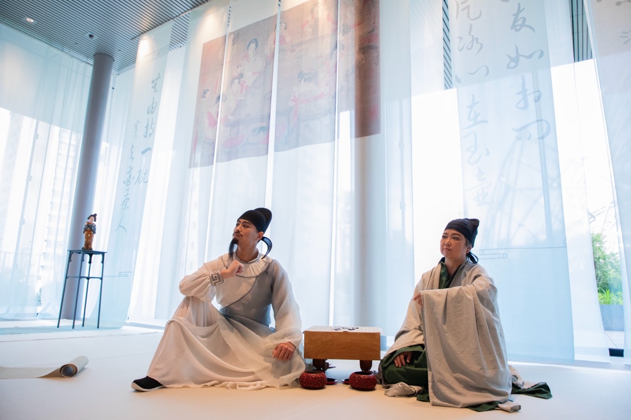 白居易與茶仙盧仝。中國駐大阪旅游辦事處供圖