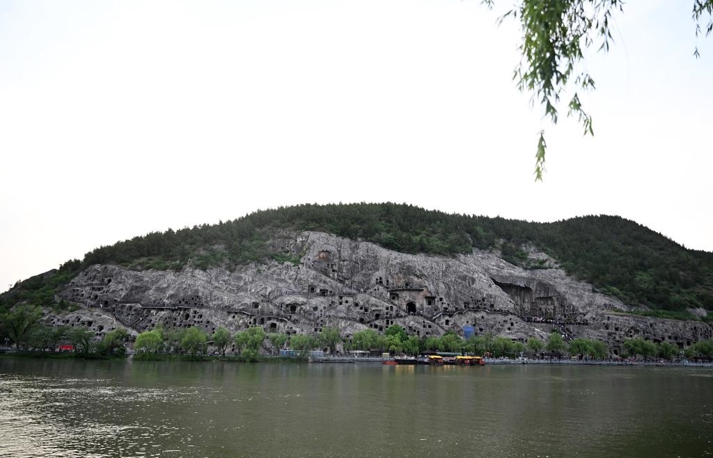 這是近日拍攝的洛陽龍門石窟。新華社記者 李嘉南 攝