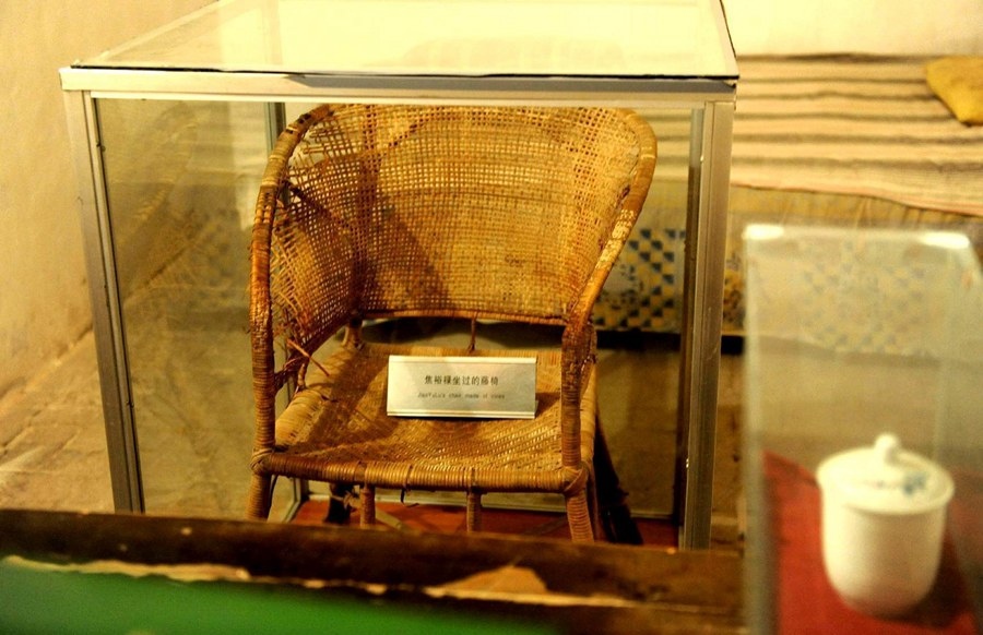 這是在河南省蘭考縣焦裕祿同志紀(jì)念館內(nèi)拍攝的焦裕祿曾用過的藤椅（2014年5月5日攝）。新華社記者 朱祥 攝