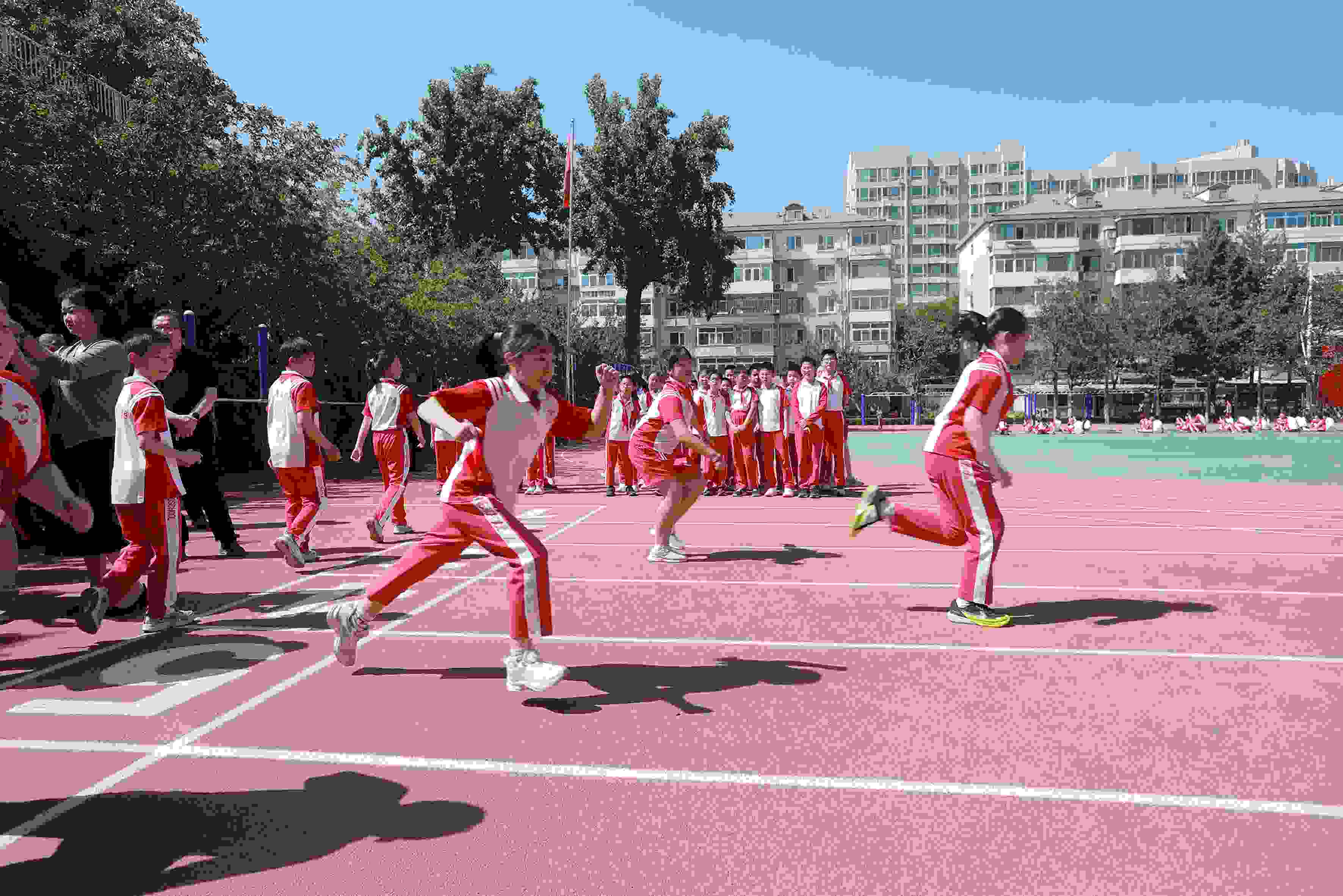 學(xué)生利用人工智能進行50米測試。北京市教委供圖