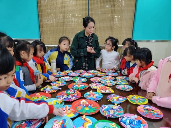 師生互動(dòng)課堂。