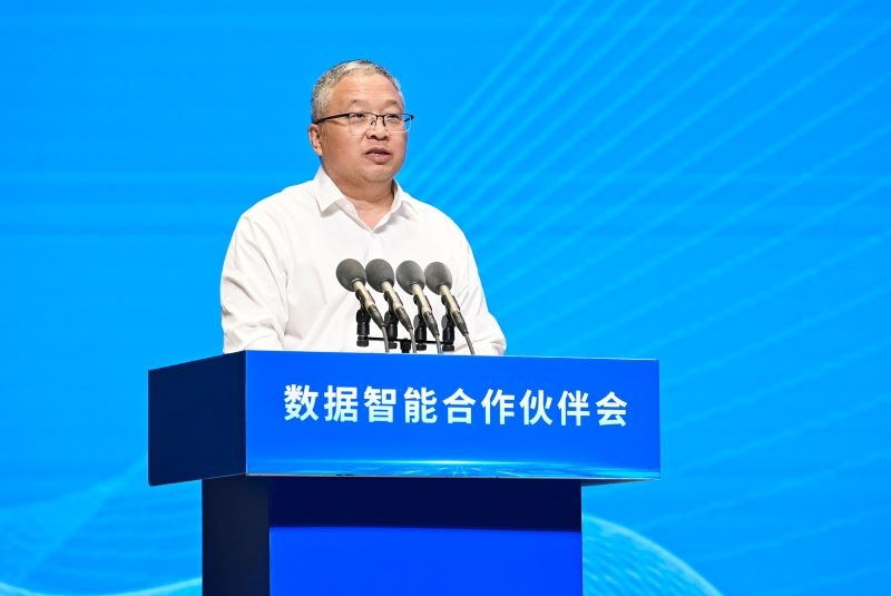 圖為豫資控股集團黨委書記、董事長秦建斌。