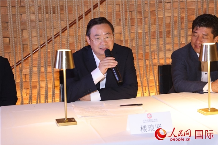 浙江省麗水市海外聯(lián)誼會會長樓瑯堅在座談會上致辭。 人民網(wǎng)記者 時元皓攝