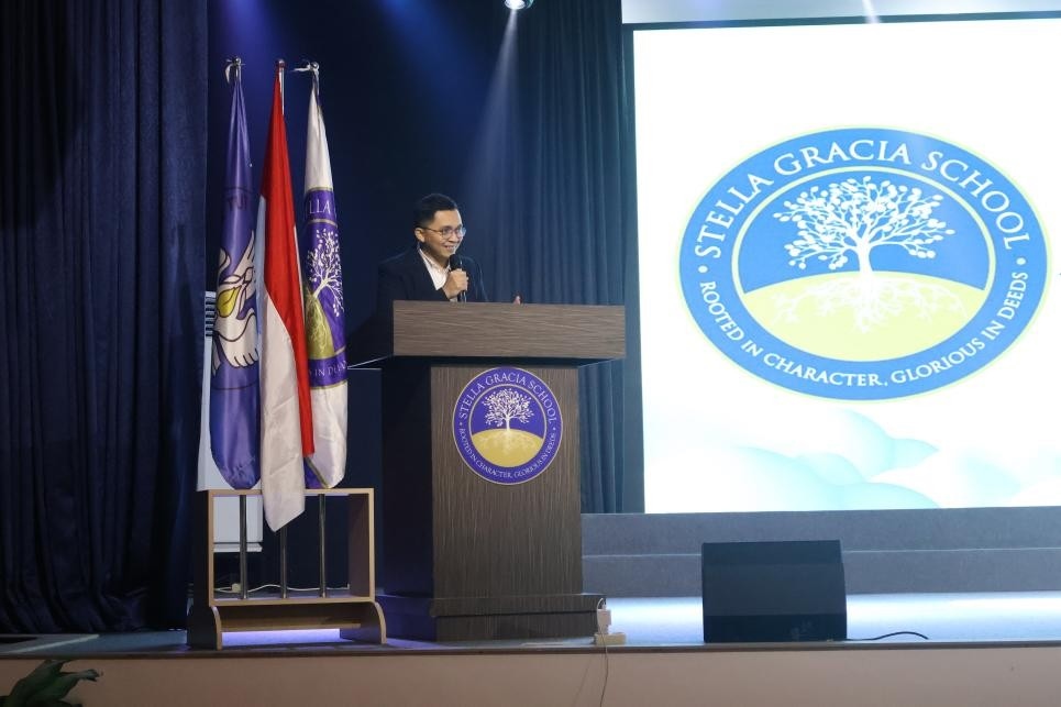 安德魯致辭。哈山努丁大學(xué)孔子學(xué)院供圖